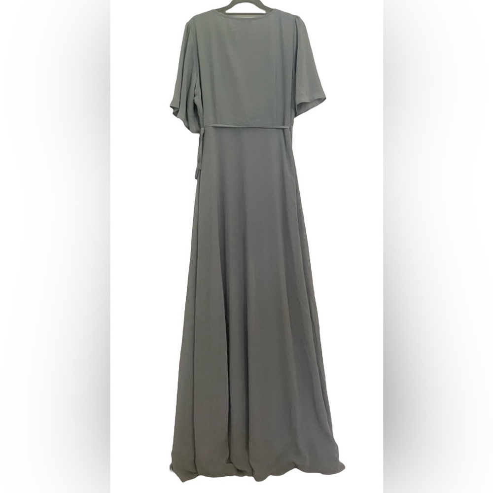 Elegant Gray Wrap Dress - Picture 6 of 8